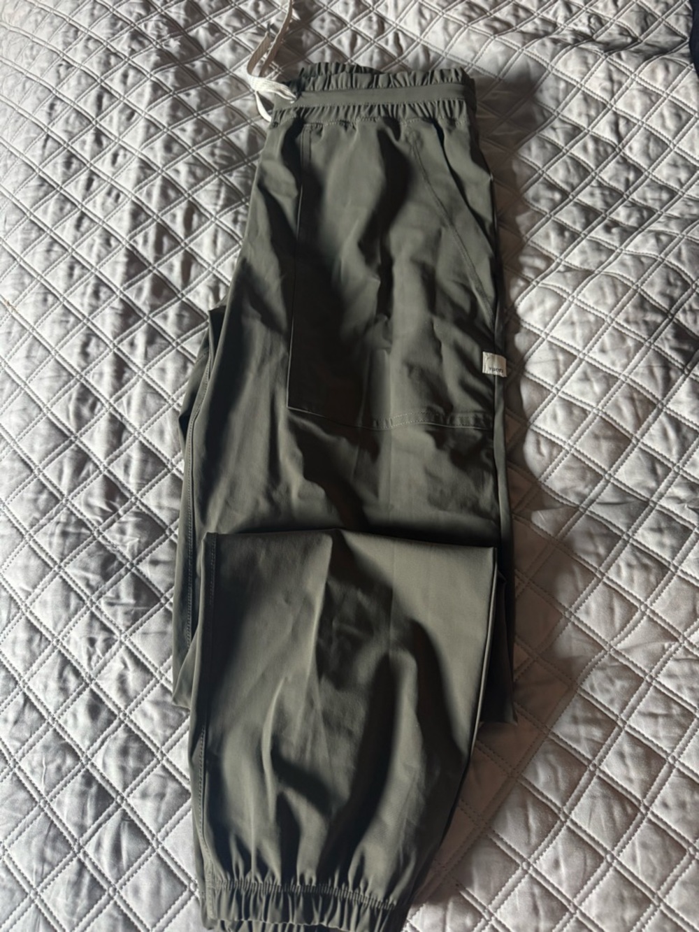 NWOT never worn vuori Olive Green Drawstring Pants